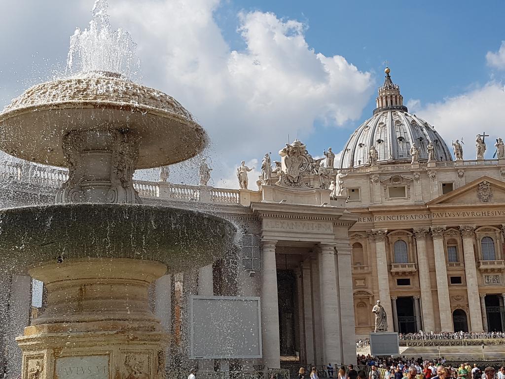 Domus Barberini Bed & Breakfast Rome Bagian luar foto