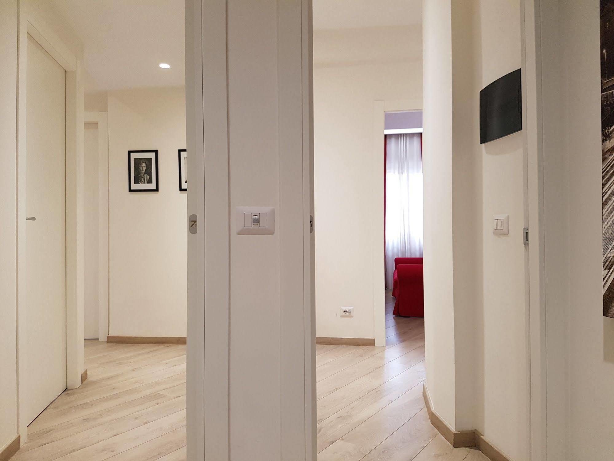 Domus Barberini Bed & Breakfast Rome Bagian luar foto