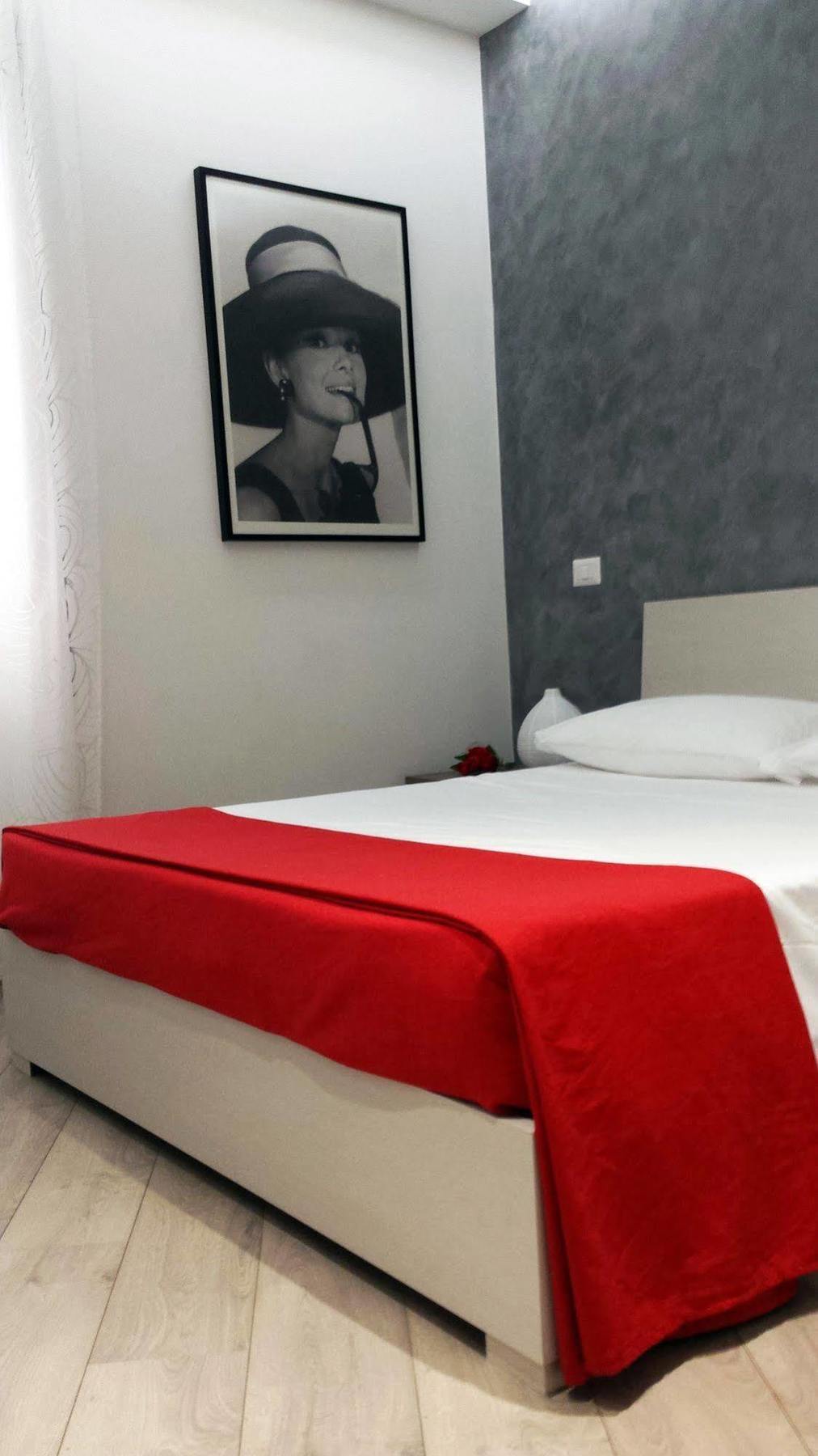 Domus Barberini Bed & Breakfast Rome Bagian luar foto